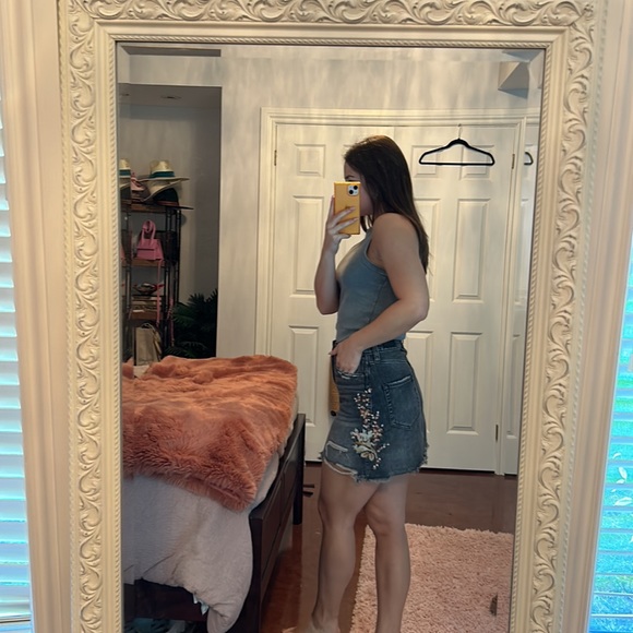 Abercrombie denim skirt with detail - Picture 4 of 9